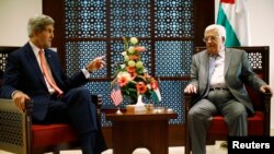 John Kerry və Mahmud Abbas