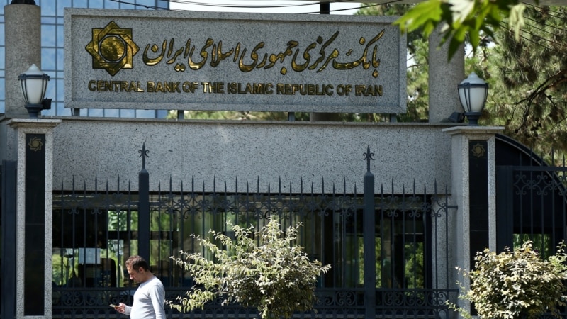 یک مدیر بانک مرکزی گزارش نیویورک‌تایمز درباره حمله سایبری به شبکه بانکی ایران را تکذیب کرد