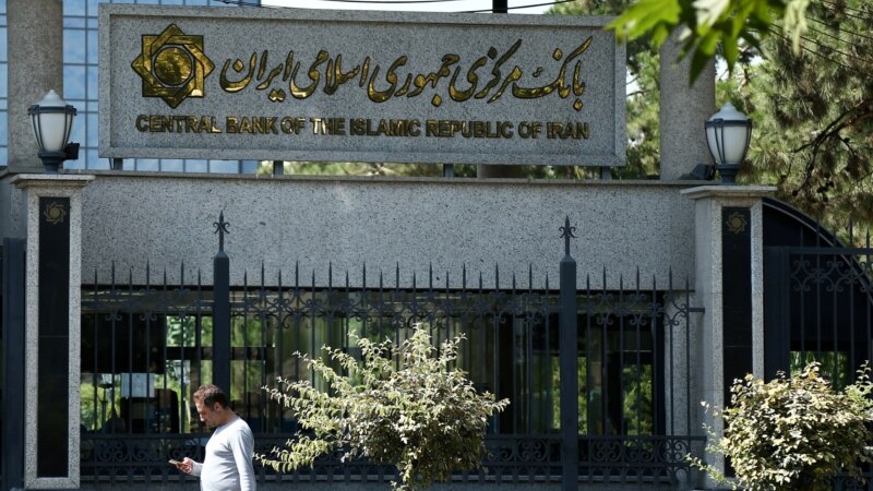 بدهی دولت ایران به بانک مرکزی طی یک سال ۷۱ درصد بیشتر شد