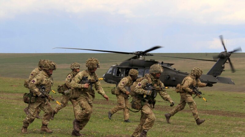 Великобритания будет тренировать украинских военных еще три года