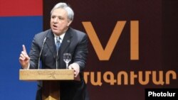 Armenia - Former Foreign Minister Vartan Oskanian addresses a Prosperous Armenia Party congress in Yerevan, 17Mar2012.