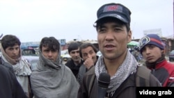 Молодой человек в Кабуле говорит о готовности поехать в Европу в поисках лучшей доли. Март 2016 года.