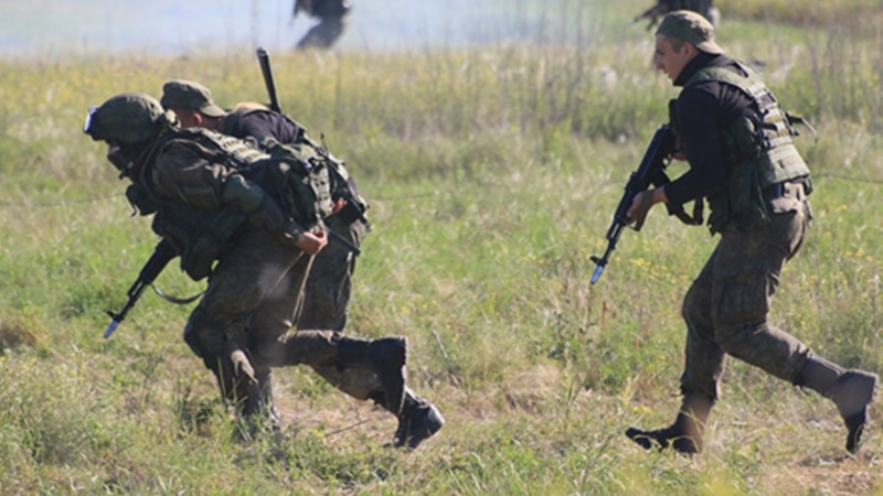Российские военные учились обезвреживать диверсантов в Крыму