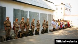 Военнослужащие и персонал на плацу. Фото сайта министерства обороны Казахстана. 