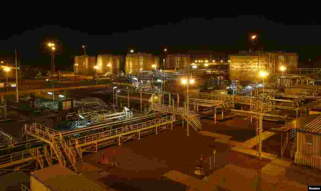 Оборудование газо- и нефтеперерабатывающего предприятия на месторождении, эксплуатируемом компанией «Разведка Добыча КазМунайГаз». 