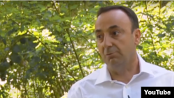 Председатель Конституционного суда Армении Грайр Товмасян дает интервью телекомпании «Армньюз»