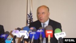 Elman Rüstəmov deyir ki, yaxın günlərdə ipoteka kreditlərinin verilməsinə başlanılacaq