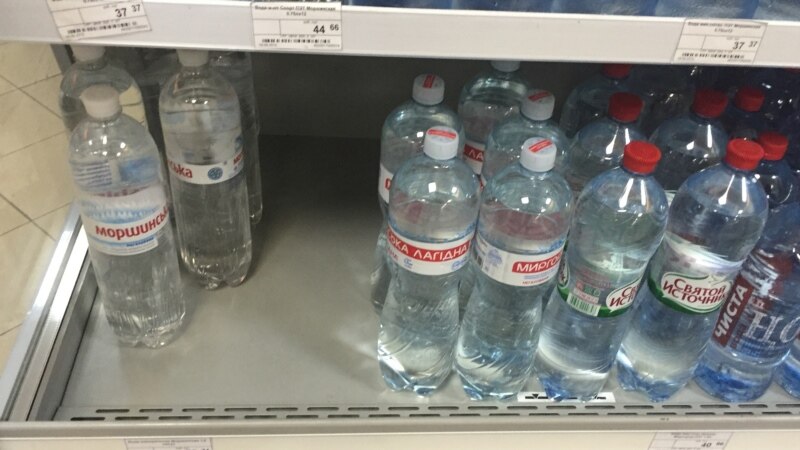 Власти Симферополя начали мониторить цены и запас бутилированной воды в магазинах