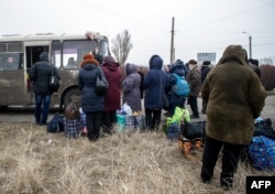 Беженцы из украинского города Дебальцево