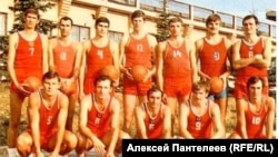 Олимпийская сборная, Иван – второй справа в верхнем ряду