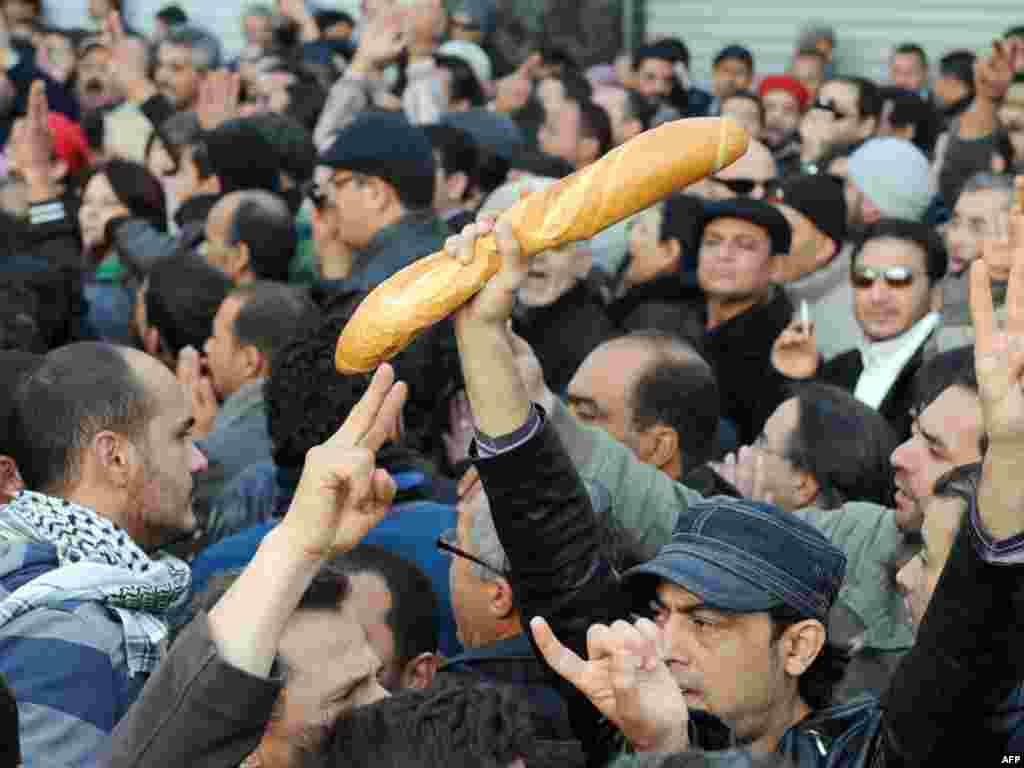 Protesti zbog nezaposlenosti i siromaštva u Tunisu, 27. decembra 2010
