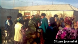 Uzbekistan - Residents of Oytugdi village in Bukhara protest over land, 29Nov2010