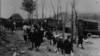 Репродукція фотографії, на якій зображено виселення поляками українського населення під час операції «Вісла» (архіві СБУ)