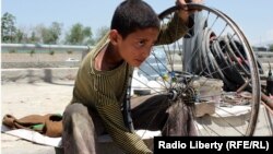 د ډاکتر په خبره، په ښوونځیو، دیني مدرسو او مستري خانو کې له ماشومانو سره بد برخورد د دوی پر ذهن ډېر بد تاثیر لري.