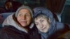 Галина Терещенко та Зінаїда Мальцева (праворуч) після звільнення з ув’язнення з «ДНР». 29 грудня 2019 року
