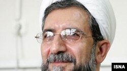 هادی قابل در سال های اخیر انتقادات تندی به علی خامنه ای رهبر ایران و حامیان سیاسی محمود احمدی نژاد، رییس جمهوری ایران وارد کرده بود. (عکس از ایسنا)