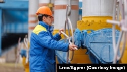 Regiunea transnistreană primește plafonat, zilnic, până la 3 milioane de metru cubi de gaze, dar în perioadele de economisire a gazelor acest volum poate să scadă în jumătate sau chiar mai mult.