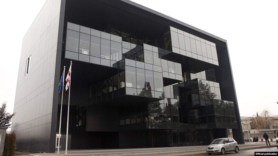 Омбудсмен отметил, что о его инициативе известно главному прокурору Грузии, однако в самом ведомстве никаких комментариев в связи с этим не делают