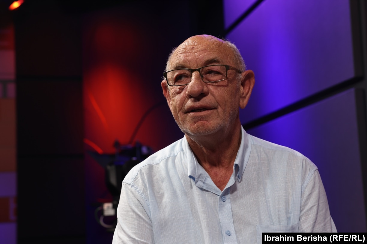 Imer Rusinovci gjatë bisedës me Radion Evropa e Lirë.