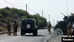 سربازان ارتش لبنان در یک ایست بازرسی در نزدیکی مرز لبنان و اسرائیل
