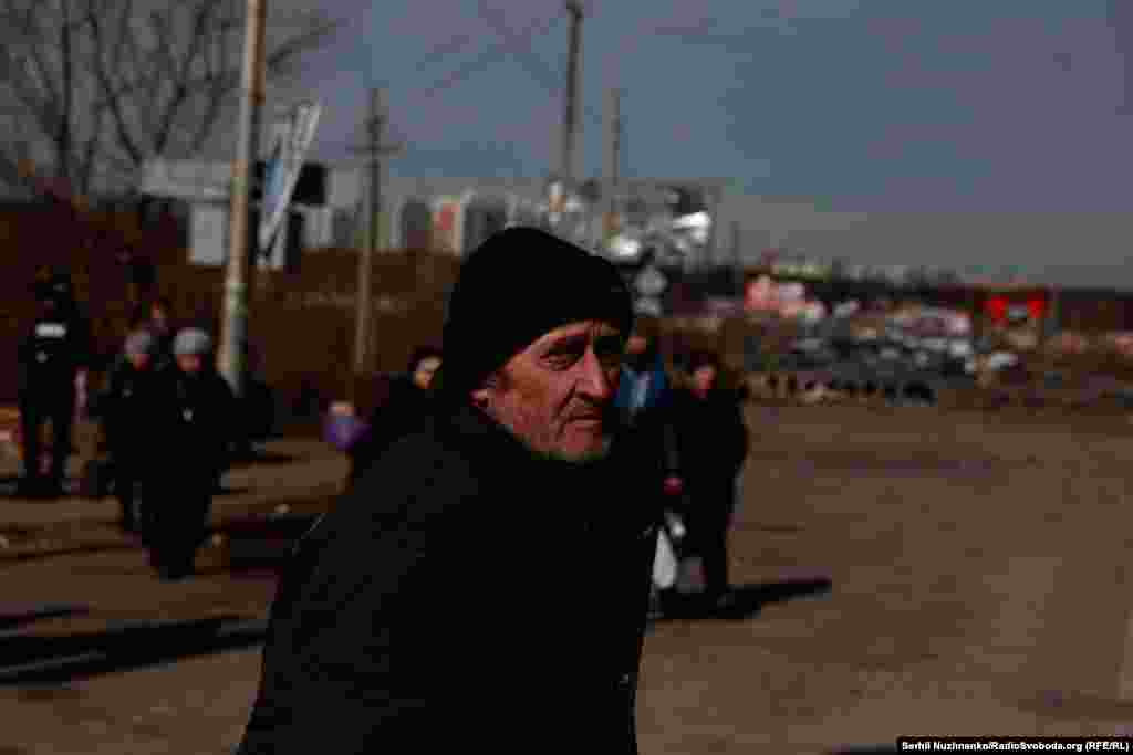 25 лютого 2022 року українські військові підірвали Романівський міст, щоб зупинити наступ армії РФ на Київ.По настилу з дошок, біля підірваного мосту, річку Ірпінь наприкінці лютого та у березні 2022 року, втікаючи від російських військ, перетнули пішки майже 40 тисяч цивільних.12 березня 2022 рокуРосійська армія обстрілювала цей шлях евакуації людей. Загинуло понад 10 цивільних. 