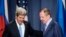 John Kerry (majtas) dhe Sergey Lavrov 