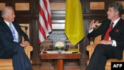 U.S. Vice President Joe Biden and Ukrainian President Viktor Yushchenko in Kyiv