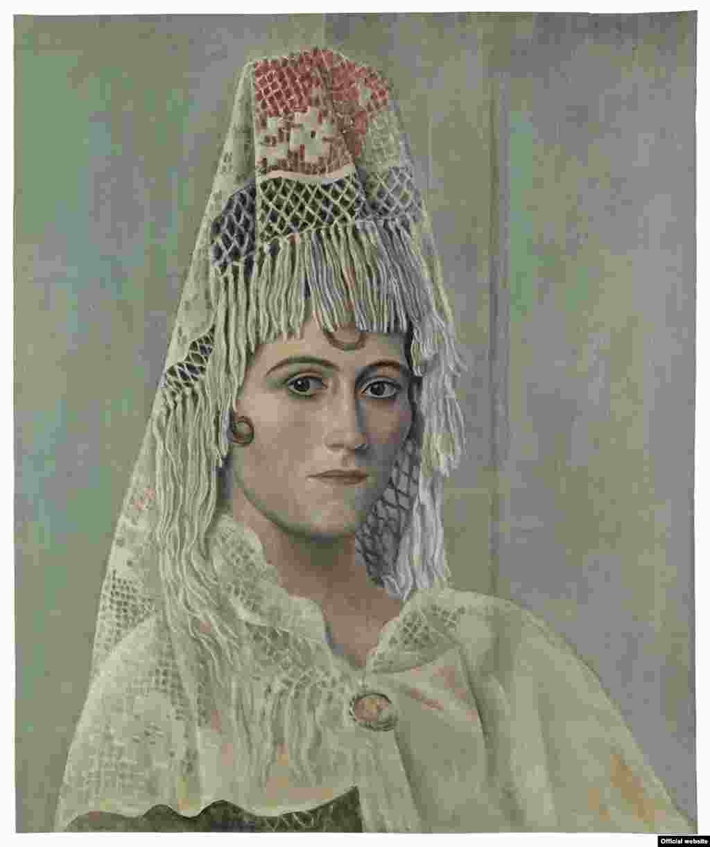 Olga Kohlova în mantilă (Olga Picasso în costum spaniol). Barcelona. Vara-toamna 1917. Fundación Almine y Bernard Ruiz-Picasso para el Arte. Droit auteur : &copy;Succession Picasso, 2017 Crédit photo : &copy; Photo: Equipo Gasull 