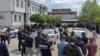 Zaposleni u Domu zdravlja Gračanica protestuju zbog hapšenja direktorke Mirjane Dimitrijević, 20. maj 2026.