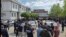 Punonjësit e Qendrës Shëndetësore të Graçanicës protestojnë për arrestimin e drejtoreshës së tyre, Mirjana Dimitrijeviq, 20 maj 2026.