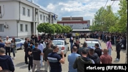 Zaposleni u Domu zdravlja Gračanica protestuju zbog hapšenja direktorke Mirjane Dimitrijević, 20. maj 2026.