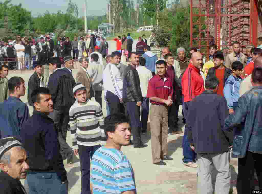 Он сӯи девори парлумон #117