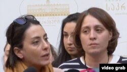 ელენე ხოშტარია, ხატია დეკანოიძე