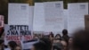 Qindra njerëz protestuan të hënën në Prishtinë, duke kërkuar përgjegjësi institucionale për vrasjen e Arlinda Zekajt.