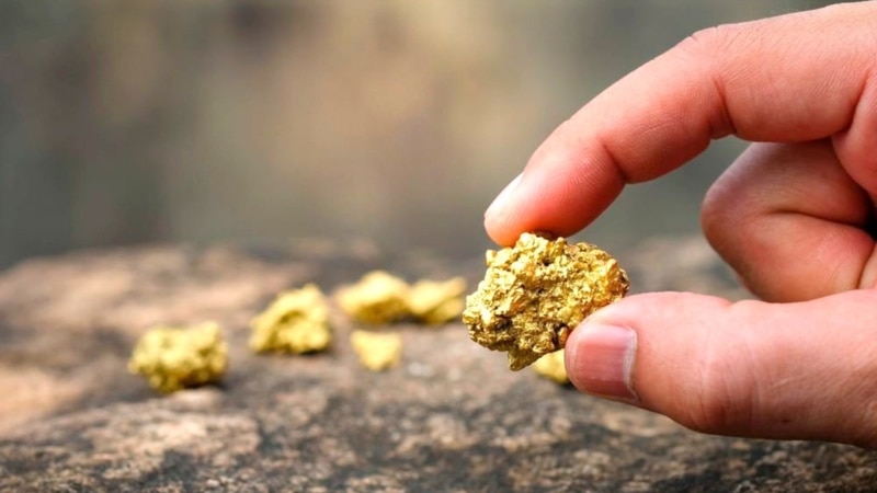 Узбекистан распродает золото, чтобы покрыть дефицит бюджета  