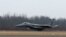 Un avion militar american F-15C „Eagle“ fotografiat astăzi pe aeroportul Siauliai Zuokiniai din Lituania 