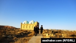 Gözliatada, 2011-nji ýylyň oktýabr aýy.