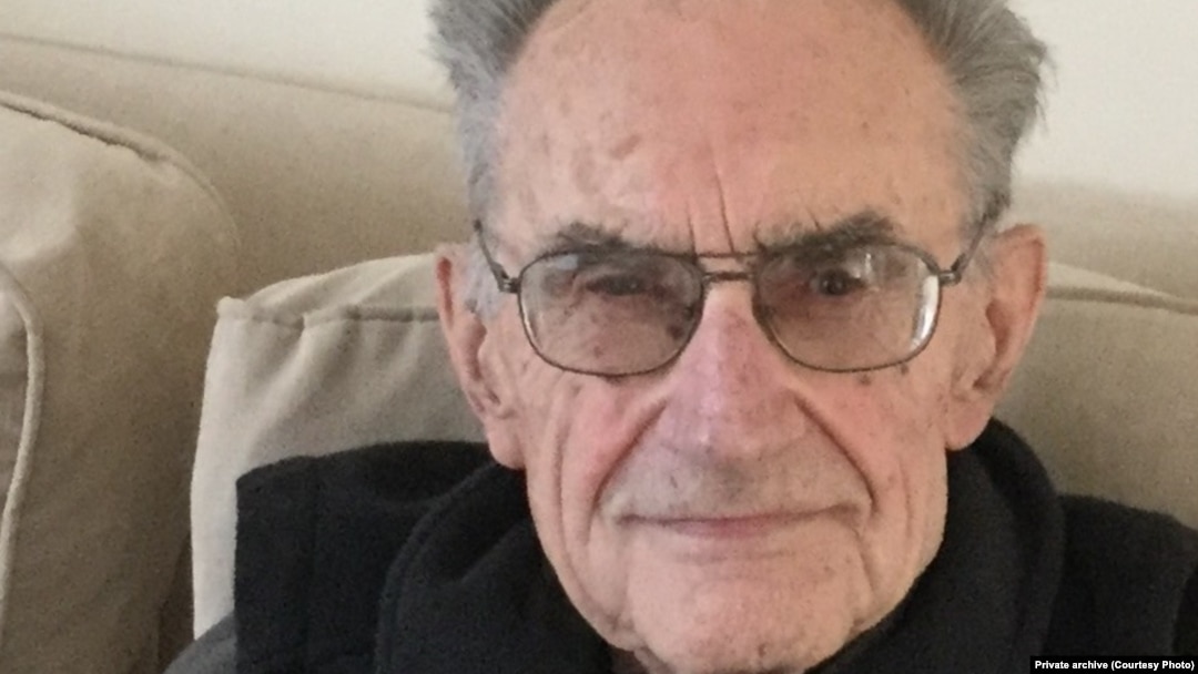 Mirko Simić je zajedno sa još 17 akademika, napisao antimemorandum u kome se pobijaju teze o ugroženosti srpskog naroda