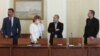 Председателят на парламентарната група на "Има такъв народ" Тошко Йорданов и представители на партията по време на разговорите с БСП