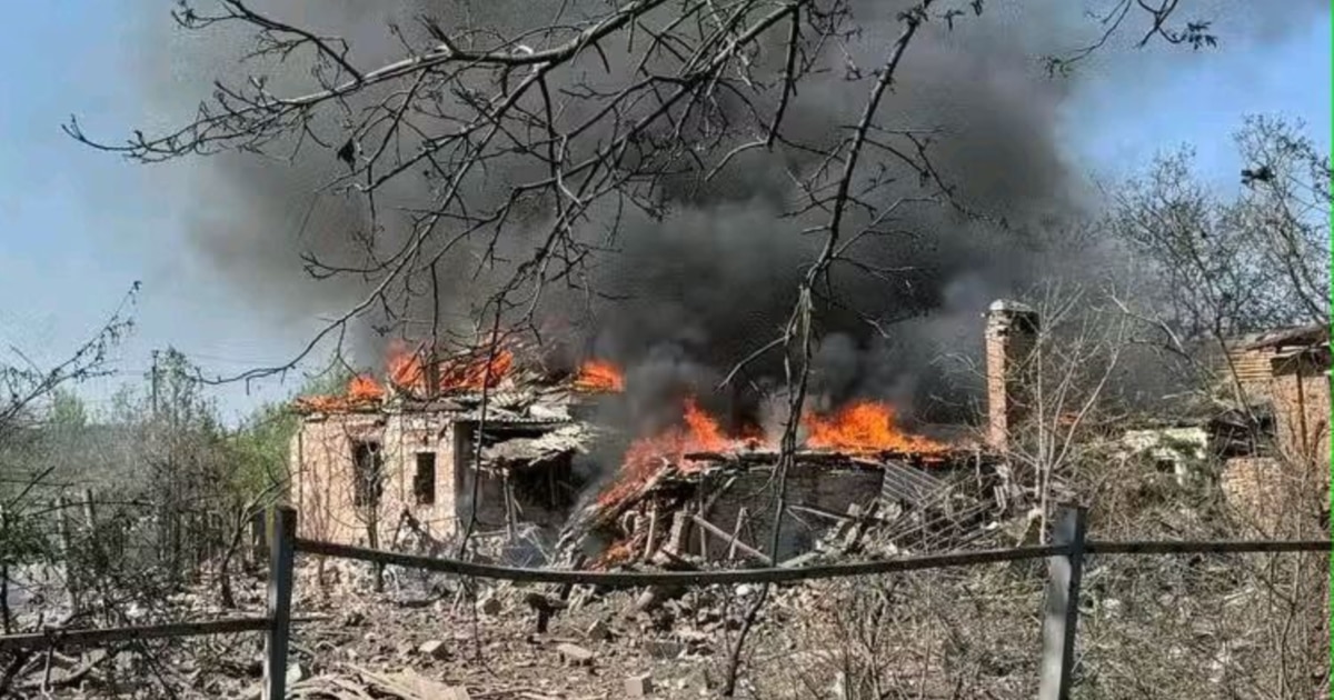 Російські війська завдали авіаційний удар по житловому будинку на Донеччині, є загиблі