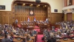 Parlamenti serb nis punën me maska, doreza e mburoja