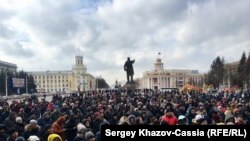 Мітинг біля адміністрації Кемерова після пожежі в торговому центрі, архівне фото