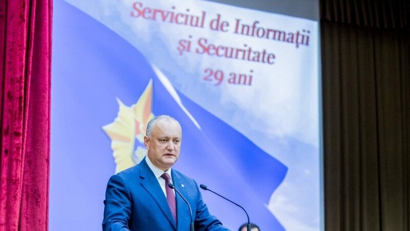 Igor Dodon semnează legea care transferă SIS în subordinea Parlamentului