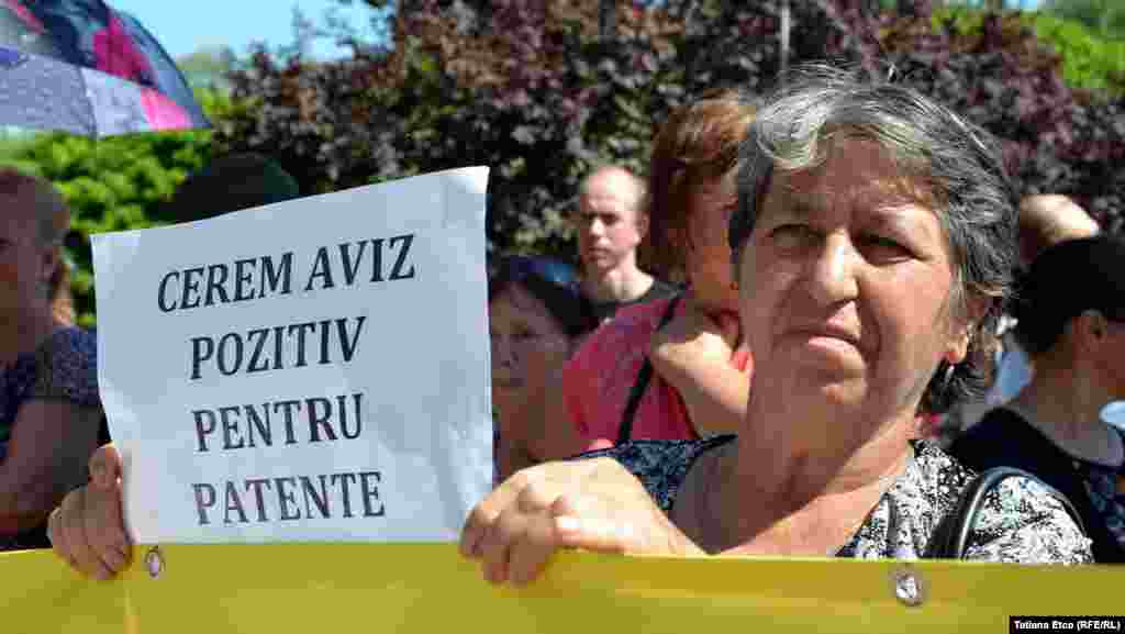 Moldova - Protest of little businessmen, Chișinău