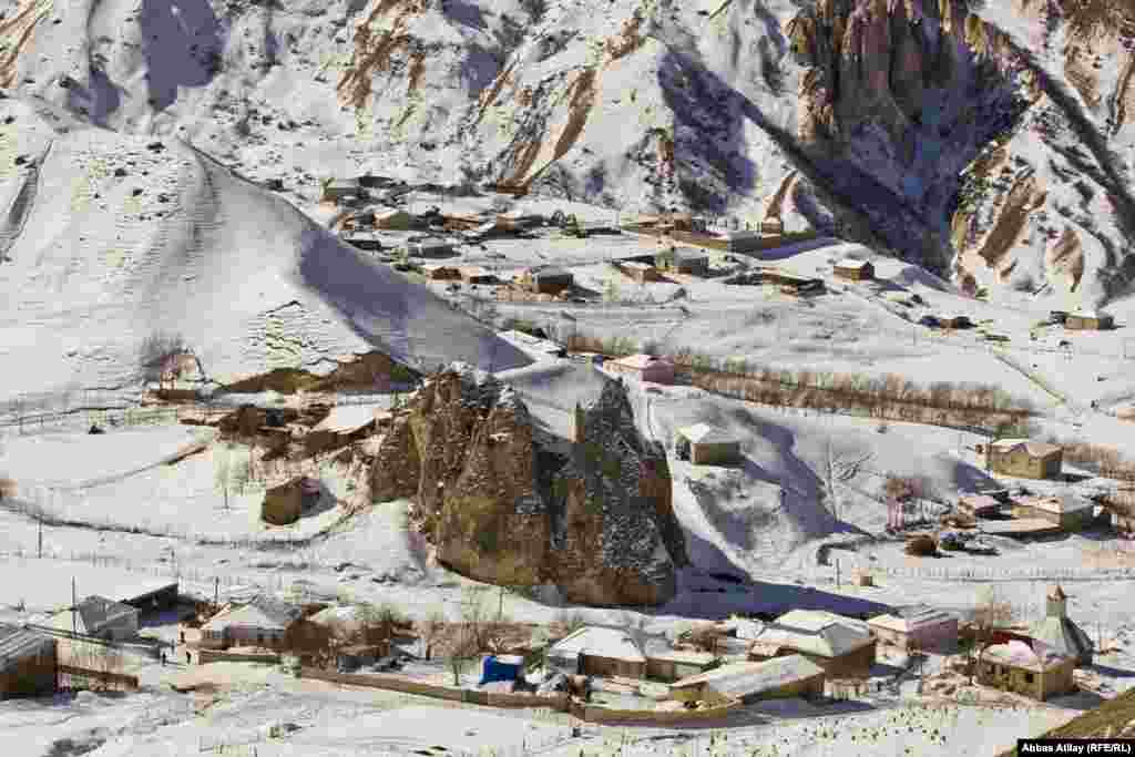 Kənd əhalisinin əsas məşğuliyyəti kəndin yerləşdiyi coğrafi şəraitə görə heyvandarlıqdır.