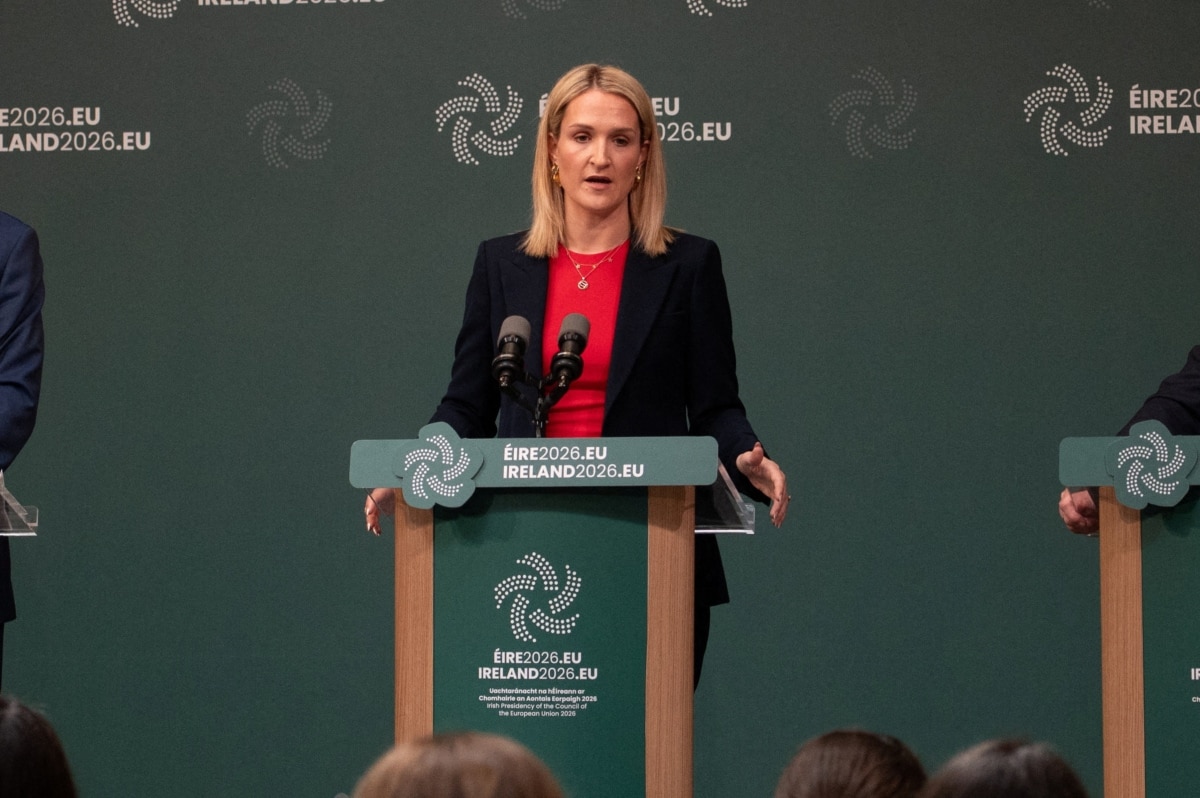 Очільниця МЗС Ірландії назвала шляхи закриття дефіциту бюджету України