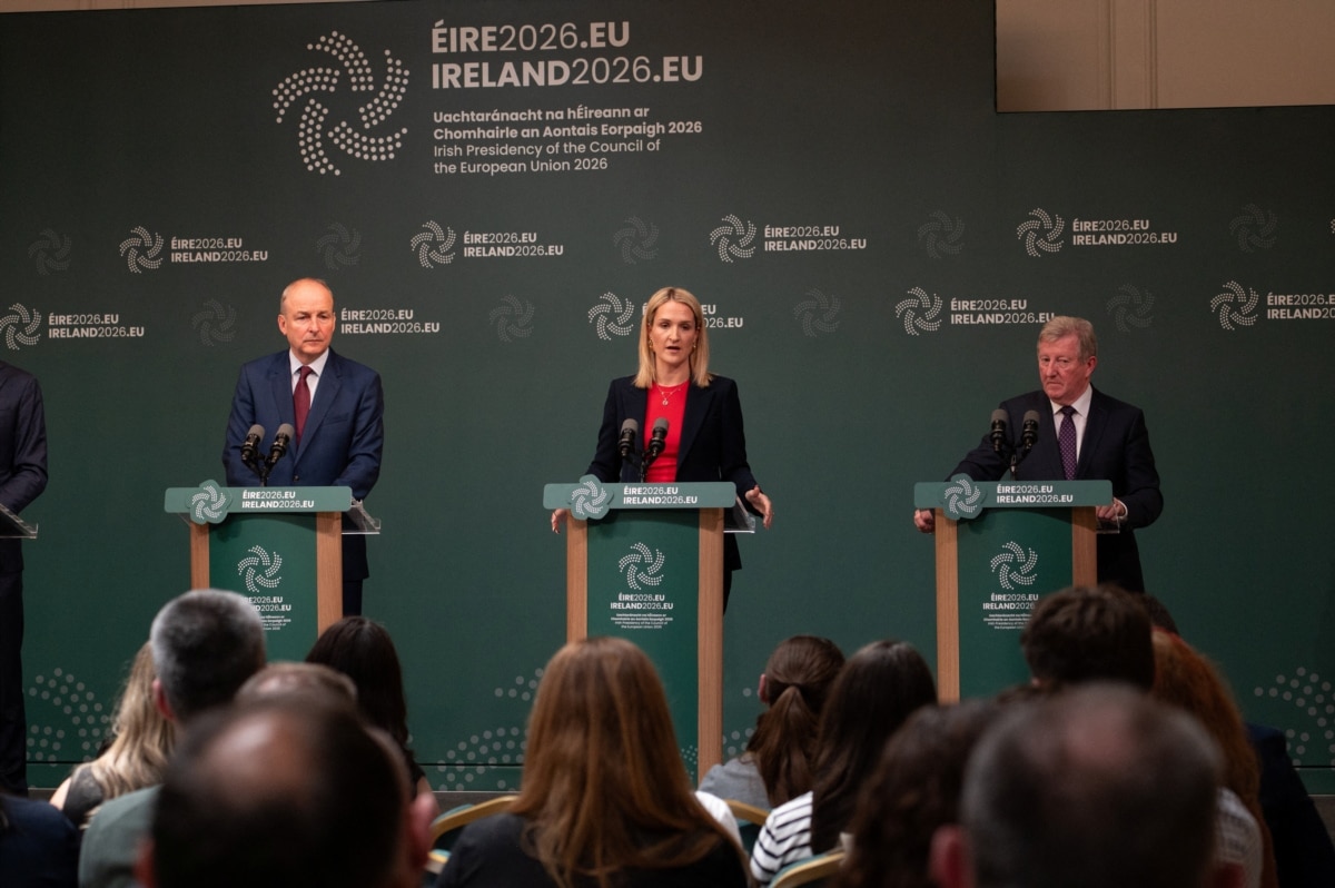 Irish Prime Minister Micheal Martin and other officials at a ceremony marking Ireland's EU presidency. Dublin, June 10, 2026. Ireland wants all negotiating clusters opened for Ukraine by the end of this year.
