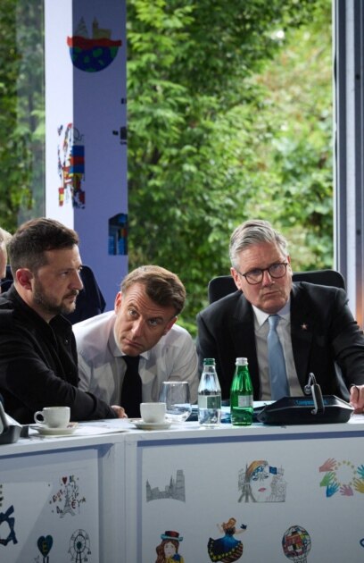 До преди година те бяха в центъра на преговорите поставянето