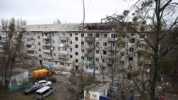 Унаслідок падіння уламків під час російської атаки у Святошинському районі Києва п’ять людей постраждали (серед них дитина 16 років), повідомила міська влада