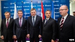 Premierii țărilor din Grupul de la Vișehrad și secretarul general al NATO Anders Fogh Rasmussen la conferința de securitate Globsec, Bratislava, 15 mai 2014.